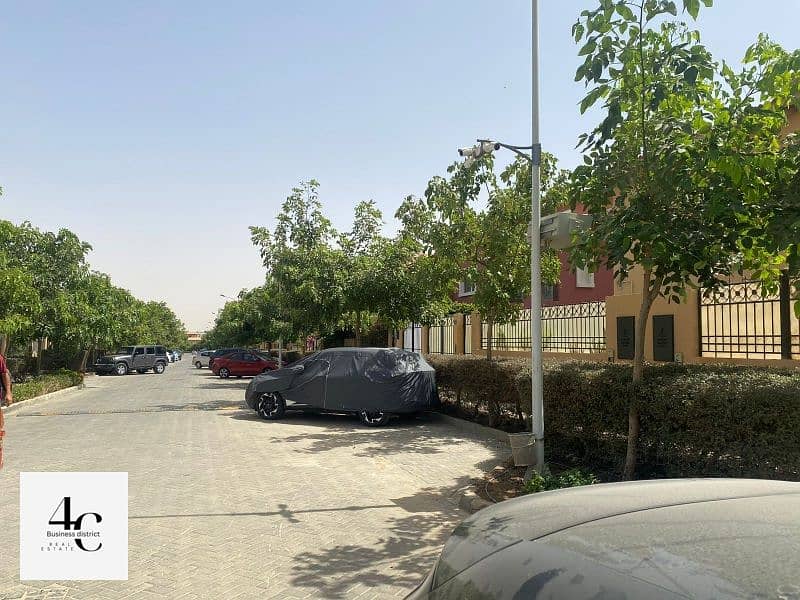 Townhouse 215m For Sale At The Lowest Price And prime View With Installments special location In Hyde Park Fifth Settlement 7