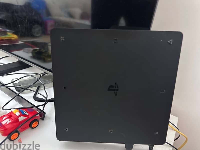 Playstation 4 - Slim - 512G Used 6 month only 4