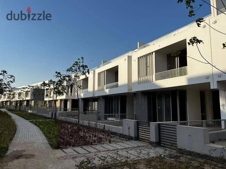 تاون هاوس كبير استلام فوري في جولز أمام سيتي فيو وبالقرب من أركان بلازا /       Townhouse ready to move in Joulz next to City View & near Arkan Plaza 5