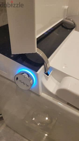 Smart toilet 3