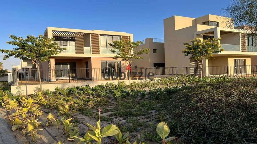 Own a fully finished 129 m apartment in a full-service compound in Sodic East Shorouk 2