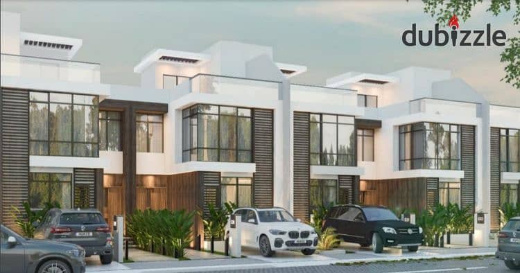 Town house للبيع في كمبوند مون هيلز4 بالقرب من مدخل زايد5 بسعر لقطه 10