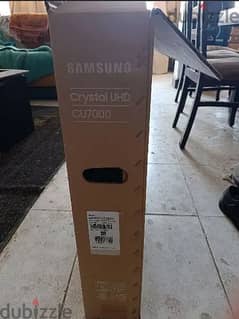 samsung crystal UHD CU7000 0