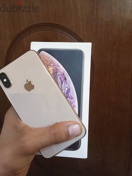 iPhone XS  64GB 2