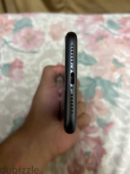 iphone 11 black 128 g - ايفون ١١ اللون اسود ١٢٨ جيجا 3