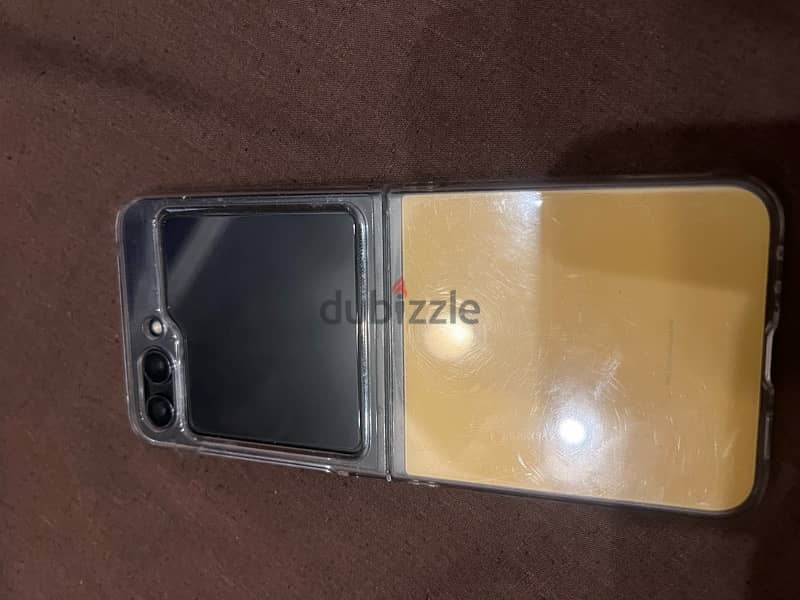 Sumsung Z flip 5 512 GB Used as new 1