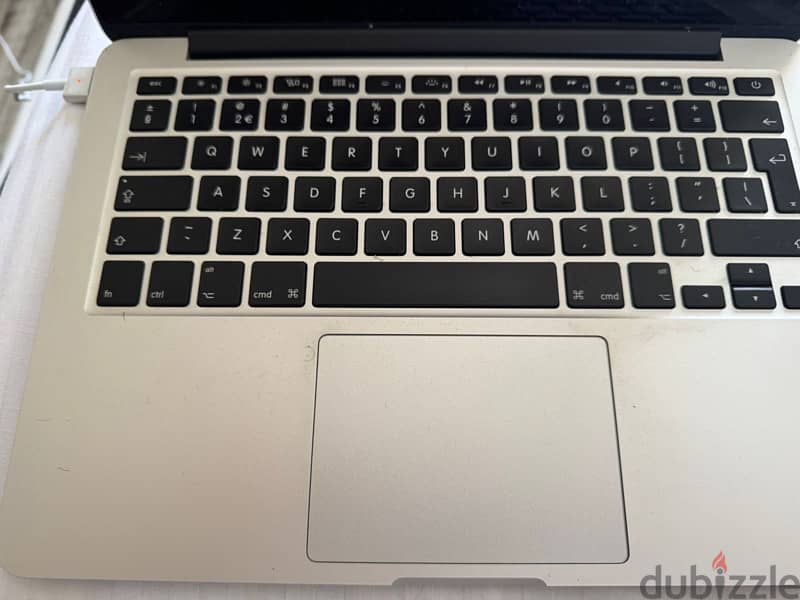 MacBook Pro (retina , 13-inch early 2015) 1