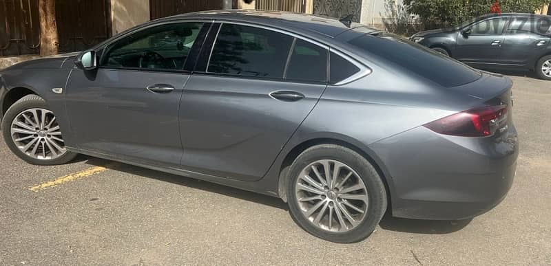 Opel Insignia 2018 1