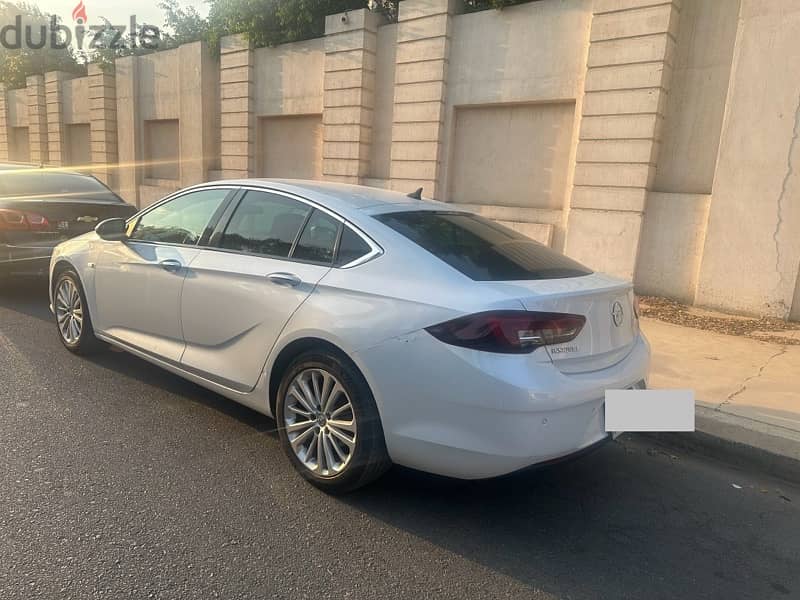 Opel Insignia 2018 1