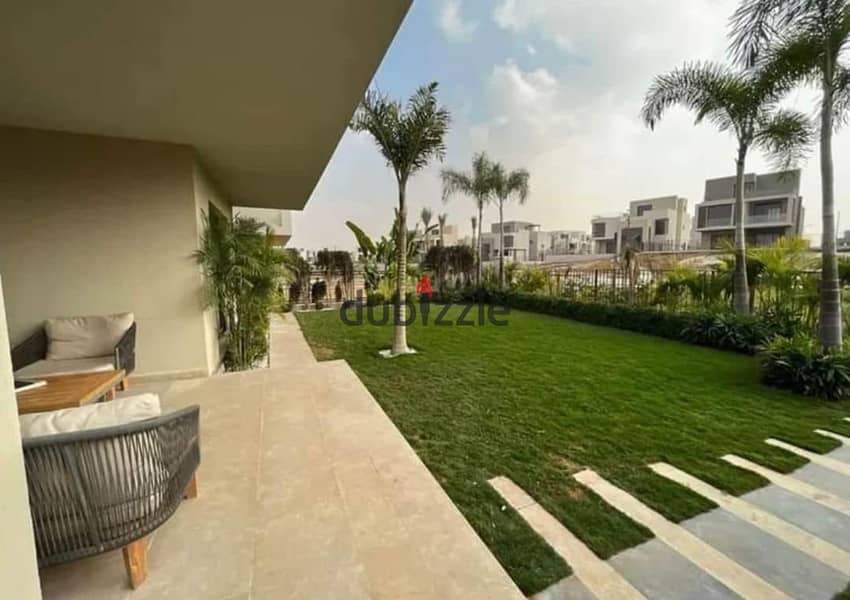 Villa for sale at a price that is not frequent, in a very special location in Sarai Compound, with a discount for 42 cash per month as well. 4