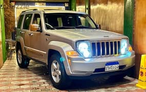 اجدد Jeep kk بحالة المصنع  للغاوي فقط 130 الف كيلو فابريكة بالكامل