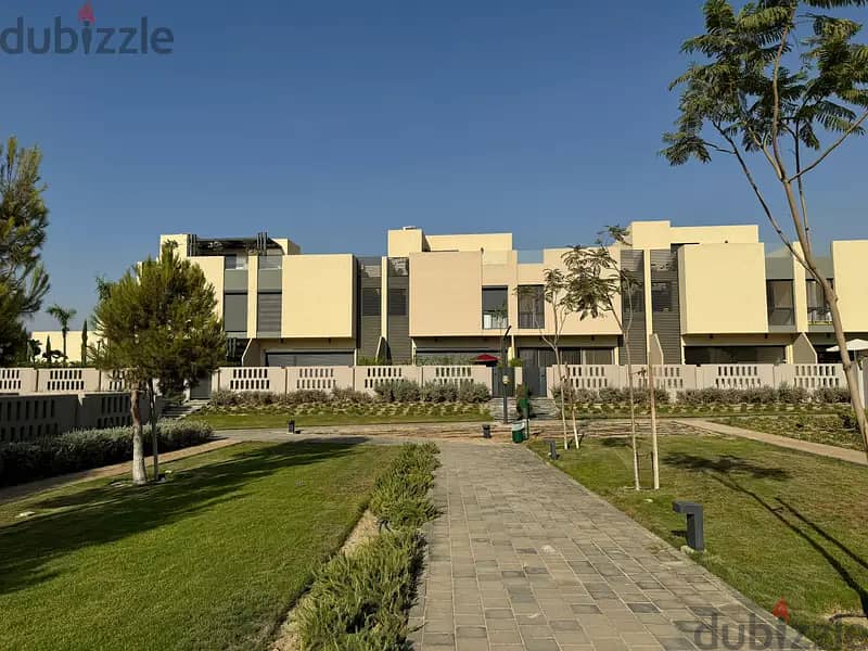 Town House 245 m للبيع بسعر حصري اوبن فيو في البروج Al Burouj 3