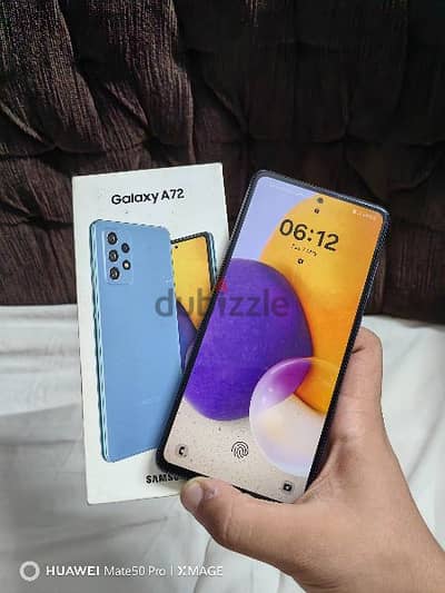 Samsung galaxy a72 256/8 ضمان محلي بكل مشتملاته السعر جيد جدا