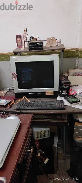 Computer table