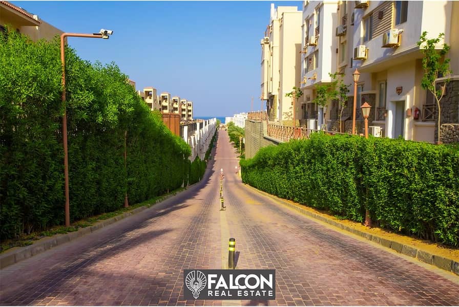 شاليه 3 غرف بجاردن استلام فوري ((جاهز للسكن)) بخصم 22% ف بلوبلو العين السخنة / Chalet for Sale Ready To Move Blue Blue Ain Sokhna 3