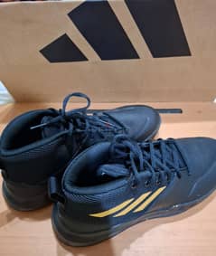 Adidas Black Basketball shoe size 44 حذاء باسكت أديداس مقاس