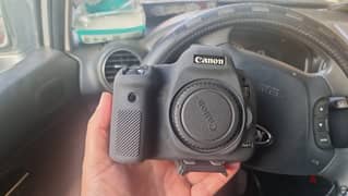 كاميرا canon 5D mark III حالتها ممتازة