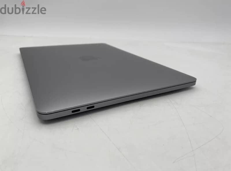 MacBook Pro 2019 CORE i5  16GB Ram 256 ssd 4