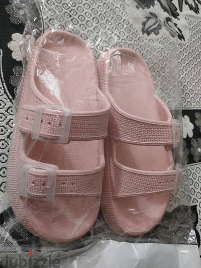 slippers size 38, 39 LE. 150