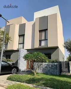 Townhouse 200 meters without final down payment in the heart of El Shorouk in Al Burouj Compound