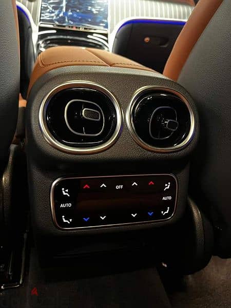 Mercedes-Benz GLC 300 2024 fully loaded Designo Interior 8