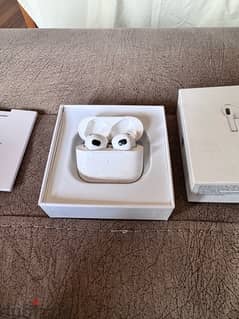 سماعات AirPods الجيل الثالث 0