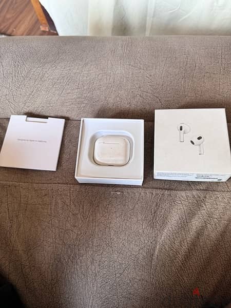 سماعات AirPods الجيل الثالث 3