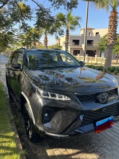 Toyota Fortuner 2023 sport