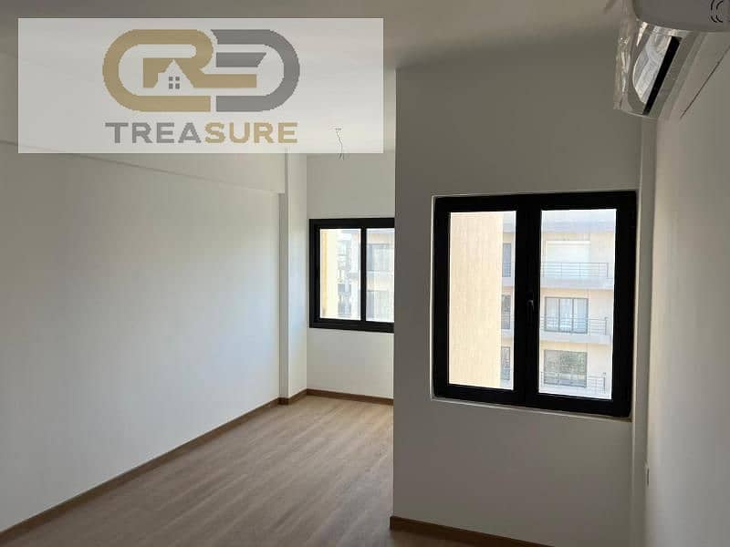 Penthouse for rent in Fifth Square super lux with Acs 10