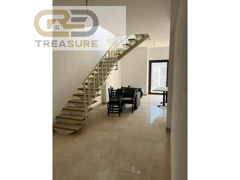 Penthouse for rent in Fifth Square super lux with Acs 15