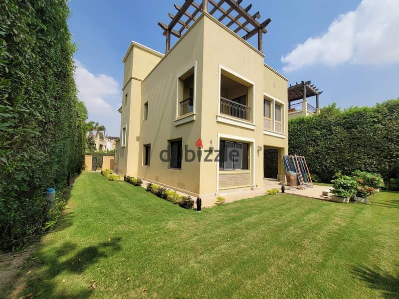 Villa for rent in Mivida Compound - Emaar Finishing - Ultra Super Lux Semi Furnished with Kitchen and Air Conditioners 0