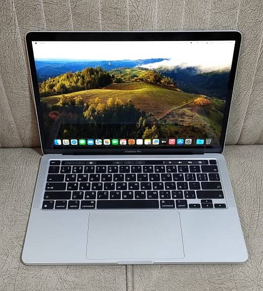 MacBook Pro 2020 13.3-in Retina LCD. (M1) 512GB SSD/8GB Ram 1