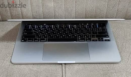 MacBook Pro 2020 13.3-in Retina LCD. (M1) 512GB SSD/8GB Ram 2