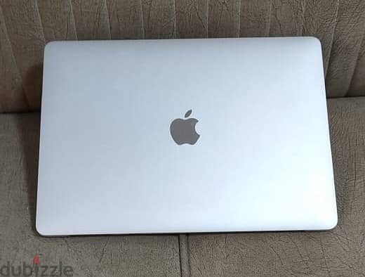 MacBook Pro 2020 13.3-in Retina LCD. (M1) 512GB SSD/8GB Ram 4