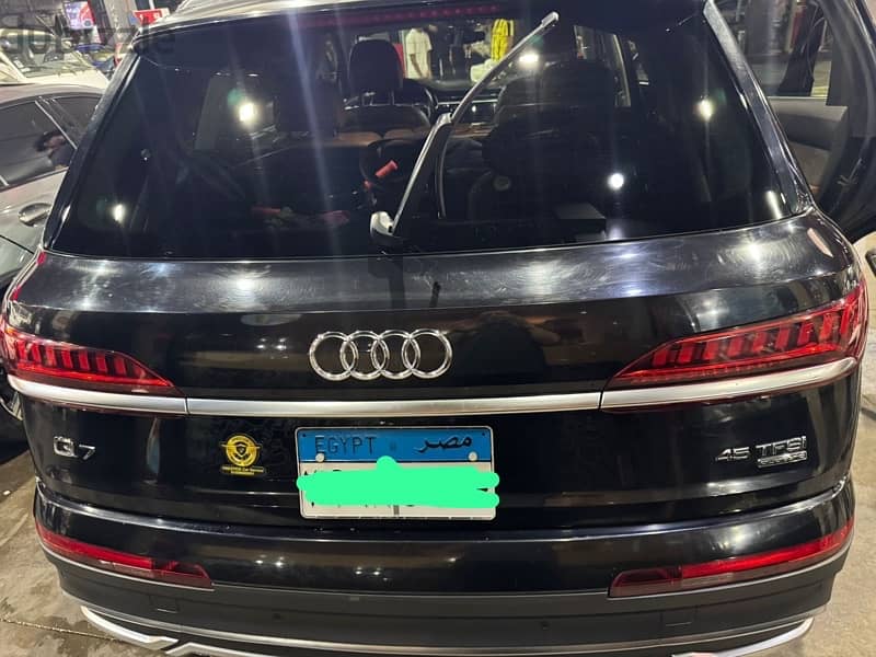 Audi Q7 2021 5