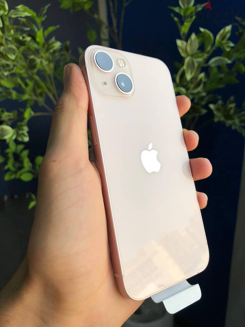 iphone 13 	128GB مستعمل ( بطارية 77% & بالكرتونة والكابل ) 2