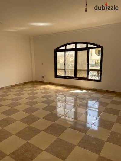 Penthouse for rent in Zizinia Compound