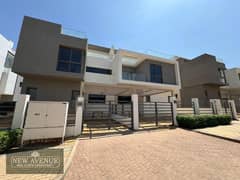 Special Location Twinhouse Villa in Fifth square Al Marassem