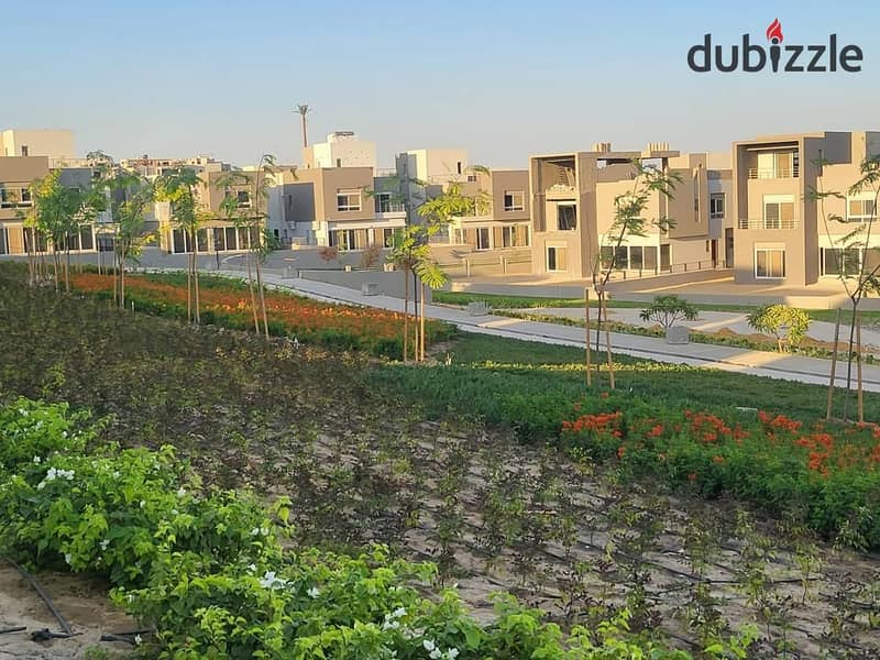 Receive immediately a twin house of 393 sqm in the heart of Sheikh Zayed, near Al Rabwa and Al Ahly Club. 28