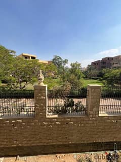 For sale, an ultra-super-luxe finished apartment in Al-Firdaus Gardens Villas Compound, General Security, in front of Dreamland, 6th of October