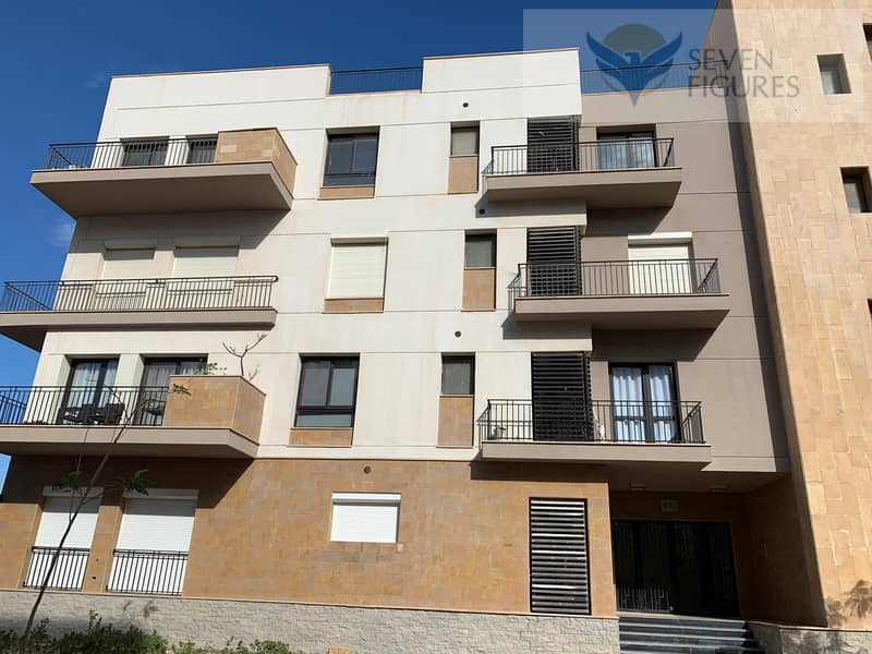 Apartment for sale in court yard   Bua 165m  Garden 50 m fully finished 2