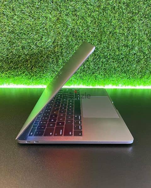 Mac book pro 2017 3