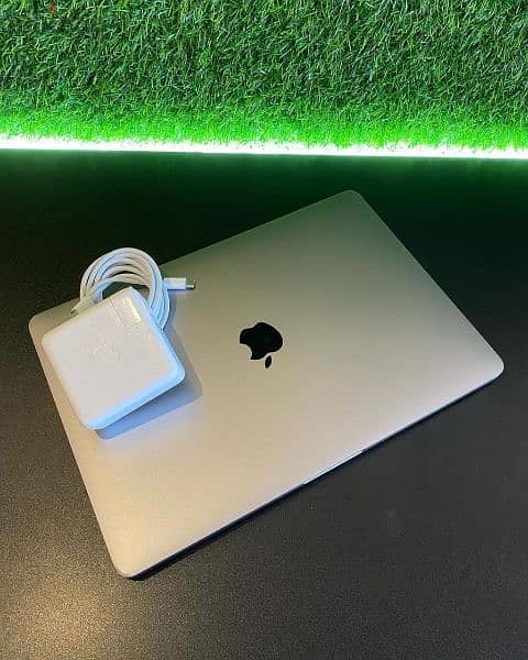 Mac book pro 2017 4