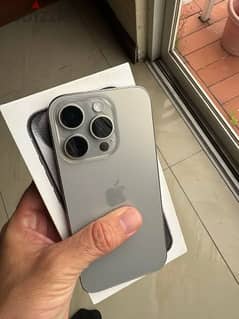 Iphone 15 pro 256 natural titanium خطين ZA