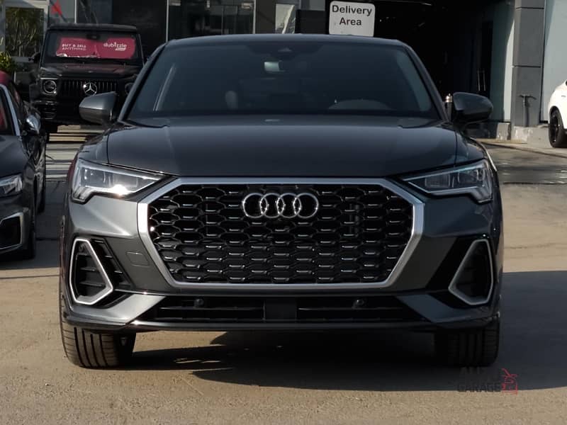 Audi Q3 2024 sport back 0