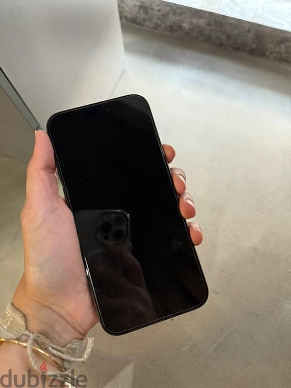 iphone 15 pro max black titanium  like new 3