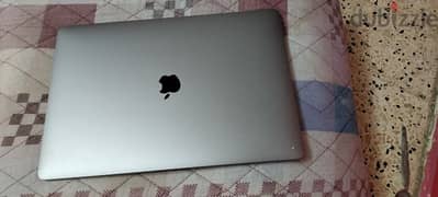 MacBook Pro 2017 15 inch Hard 512 SSD Touch Bar