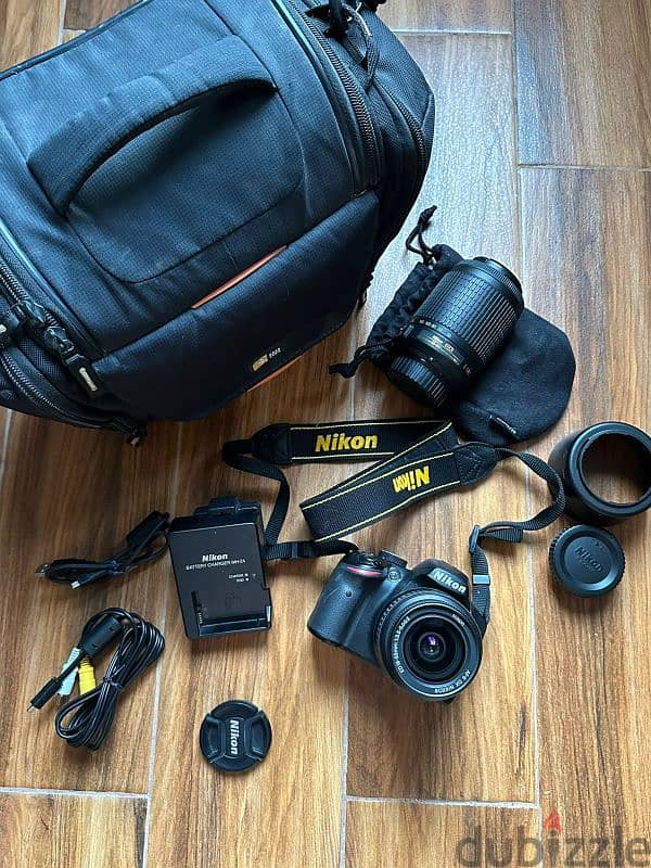 Nikon D3200 حالتها كالجديدةlens 18-55
+ 55-200 معها شاحن/بطارية/شنطة 2