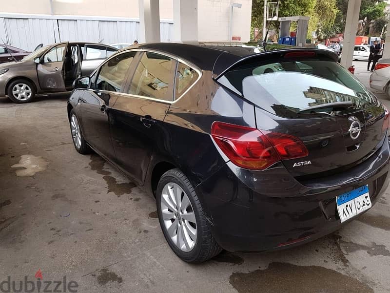 Opel Astra 2010 5