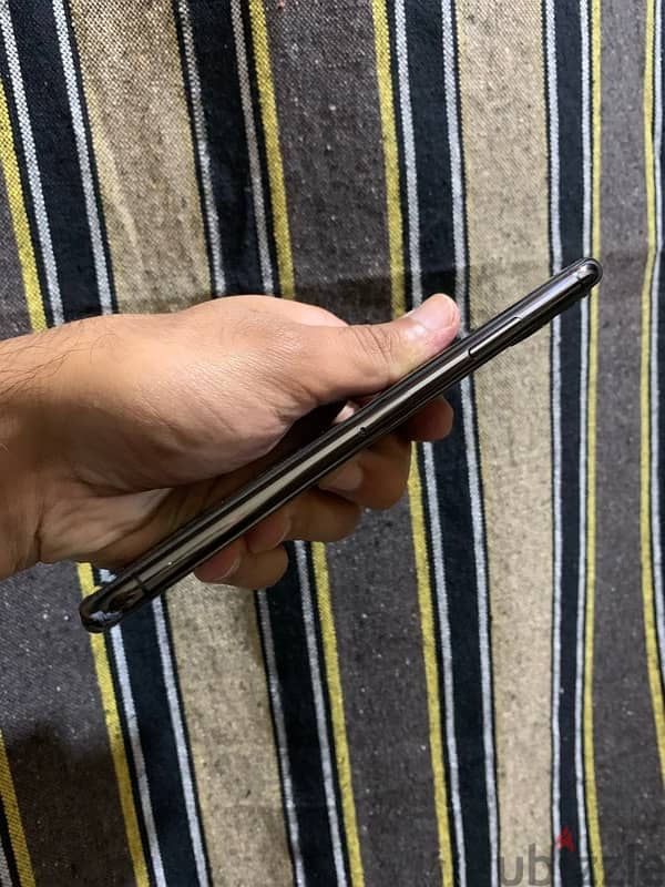 iPhone 11 Pro Max 256 خطين 2